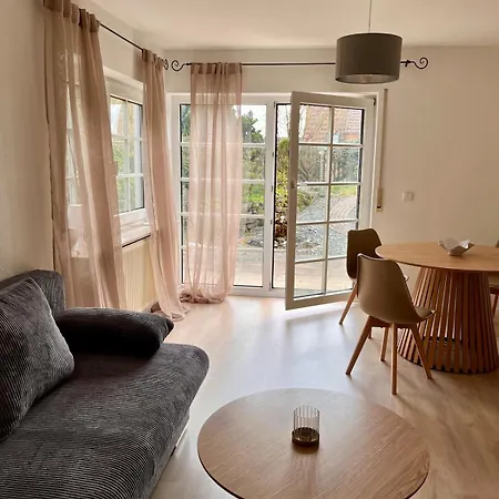 Gemuetliches 2-zimmer-apartment Mit Terrasse Und Eigenem Parkplatz Weissach (Baden-Wurttemberg)