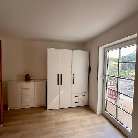 Gemuetliches 2-zimmer-apartment Mit Terrasse Und Eigenem Parkplatz *