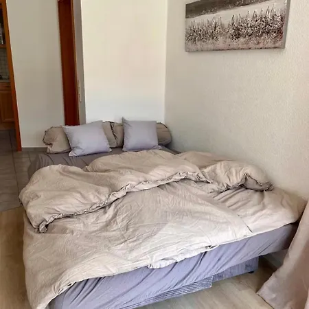 Gemuetliches 2-zimmer-apartment Mit Terrasse Und Eigenem Parkplatz * Weissach (Baden-Wurttemberg)